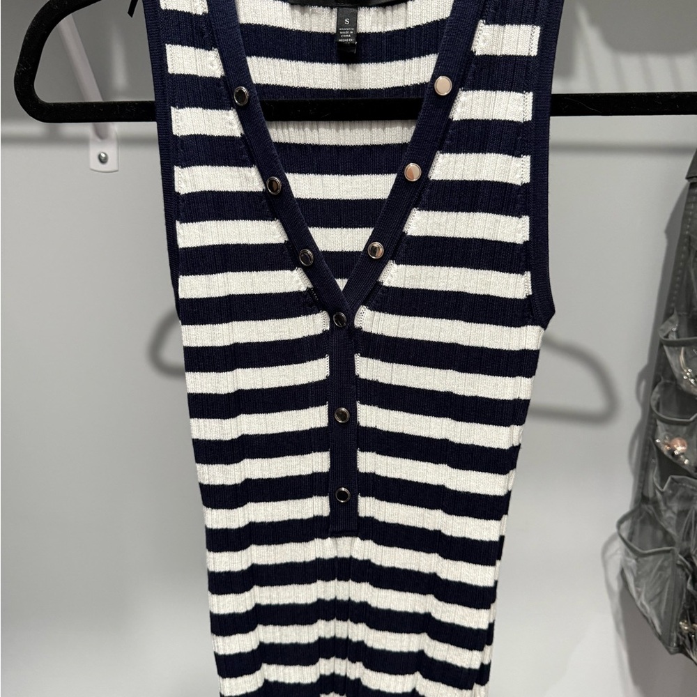 White House Black Market Ribbed Sleeveless Tank Top